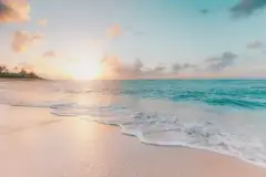 Pantai — golden hour